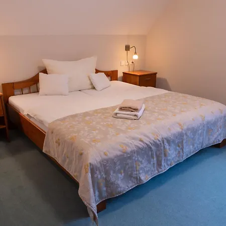 Za Vodou 奥什恰德尼察