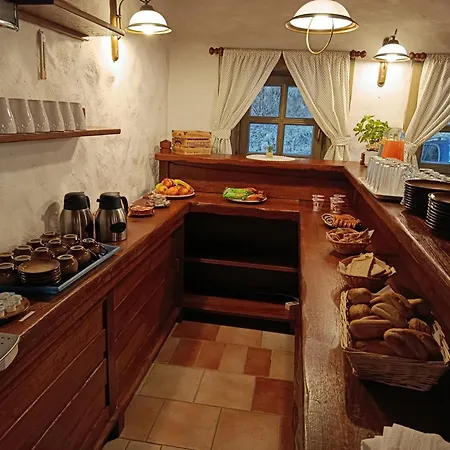 Za Vodou 招待所 *