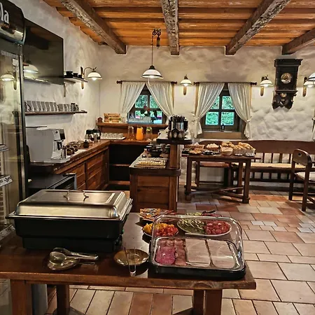 Za Vodou Casa de hóspedes Oscadnica